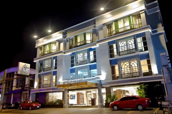 Crown Regency Hotel Makati image 3